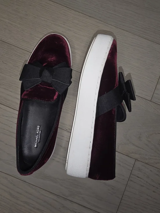 Michael Kors Burgundy Velvet Bow Flats with Black Grosgrain - Picture 4 of 5